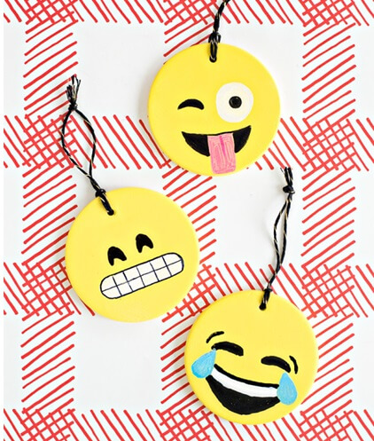 El yapımı Emoji Süsleri