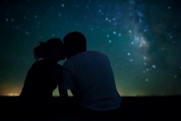 sevgiliyle yıldızları seyretmek