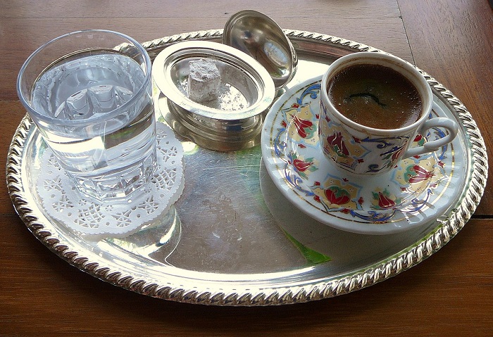 Türk kahvesi nasıl içilir